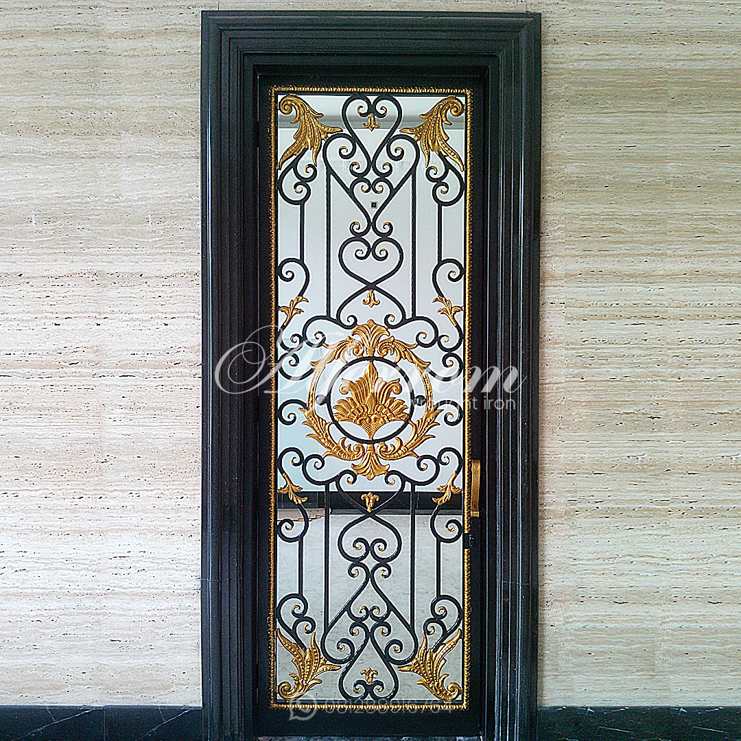 pintu utama